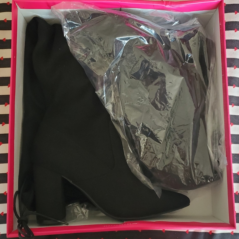 Black Aubriana Thigh High Boots - Picture 2 of 2